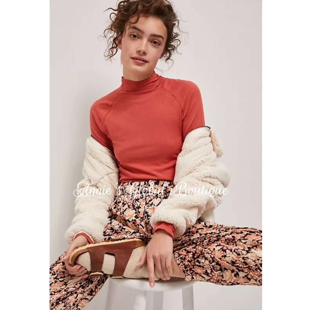 NWT ANTHROPOLOGIE Indra Seamless Mock Neck Top. Size L - Picture 3 of 16